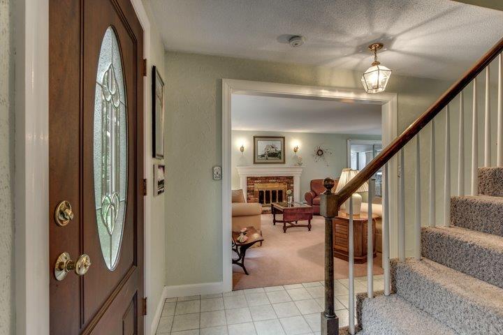 5_Foyer Sold by 2Way Realty